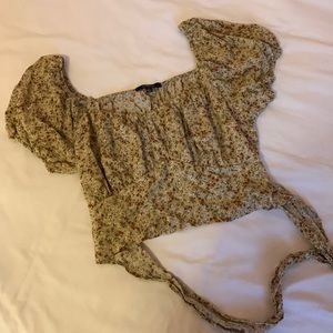 Super cute Ambiance tie back top